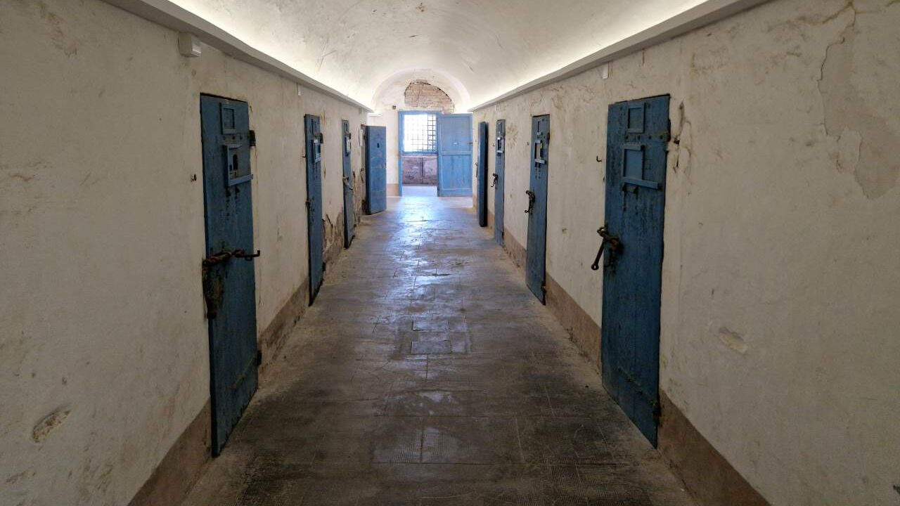 Unicas al Castello di Gaeta, trent’anni di rinascita fra memoria, inclusione e ricerca: Le celle piemontesi al Castello di Gaeta.