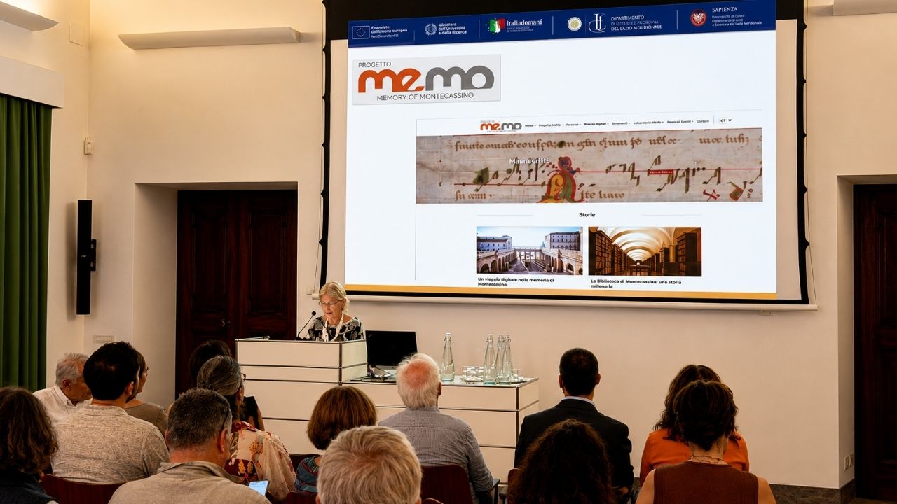 Giulia Orofino durante un convegno del progetto Memo