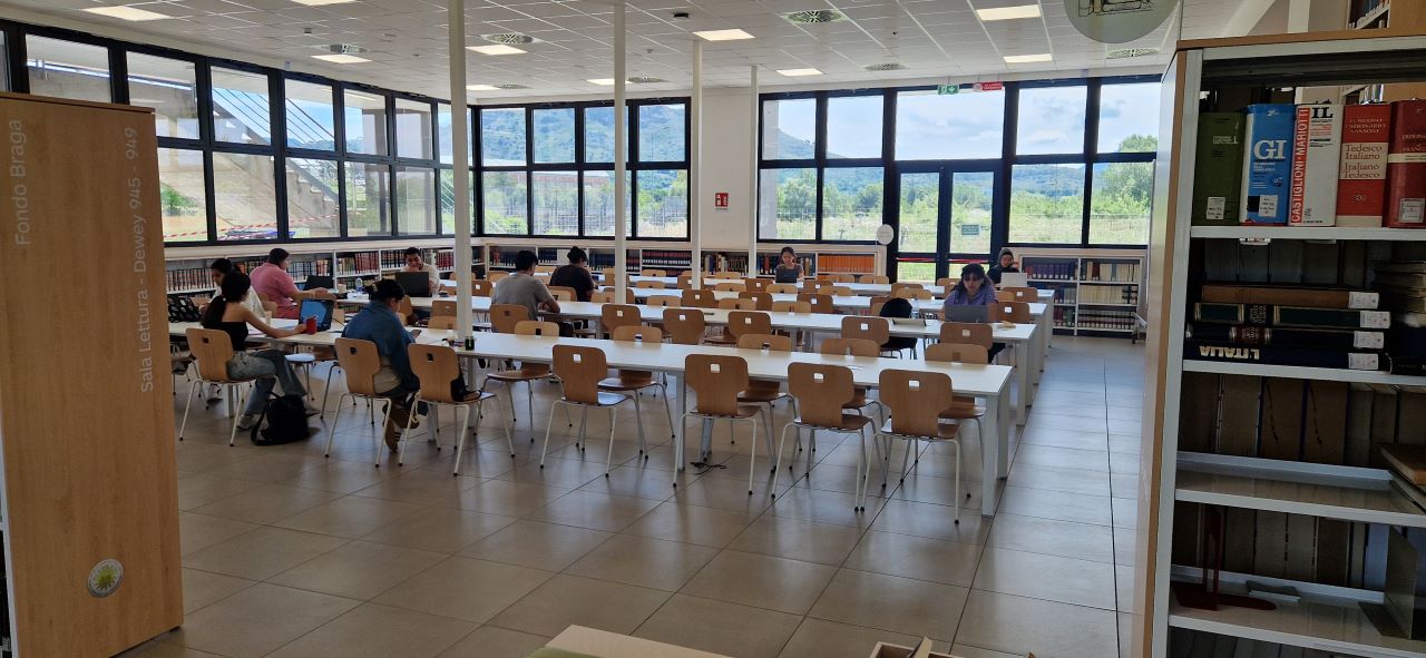 La biblioteca "Giorgio Aprea" di Lettere e filosofia
